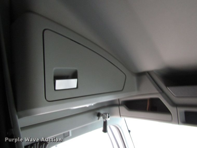 image for item FO9378 2016 Kenworth T680 semi truck