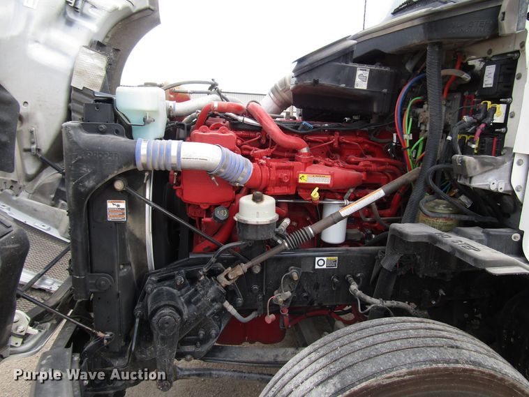 image for item FO9378 2016 Kenworth T680 semi truck