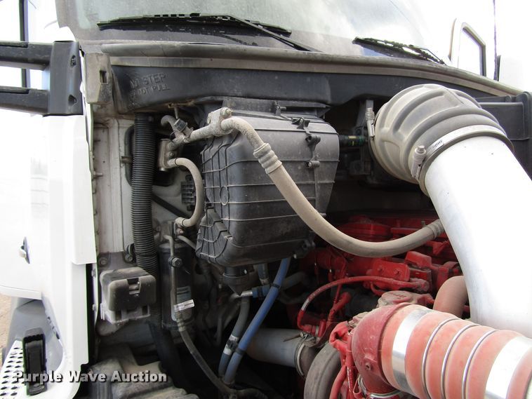 image for item FO9378 2016 Kenworth T680 semi truck