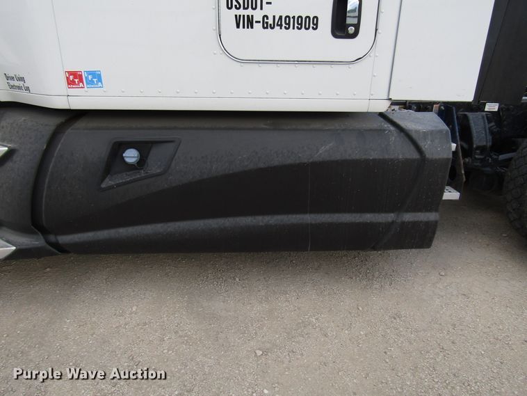 image for item FO9378 2016 Kenworth T680 semi truck