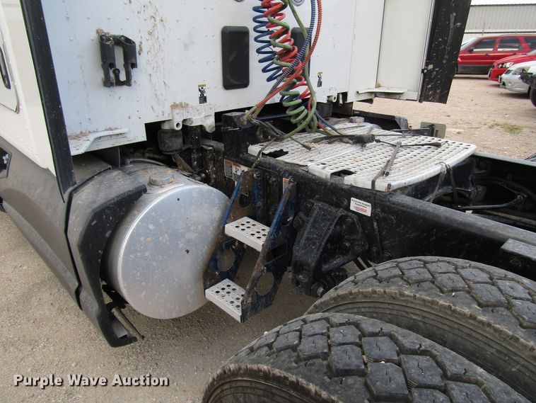 image for item FO9378 2016 Kenworth T680 semi truck