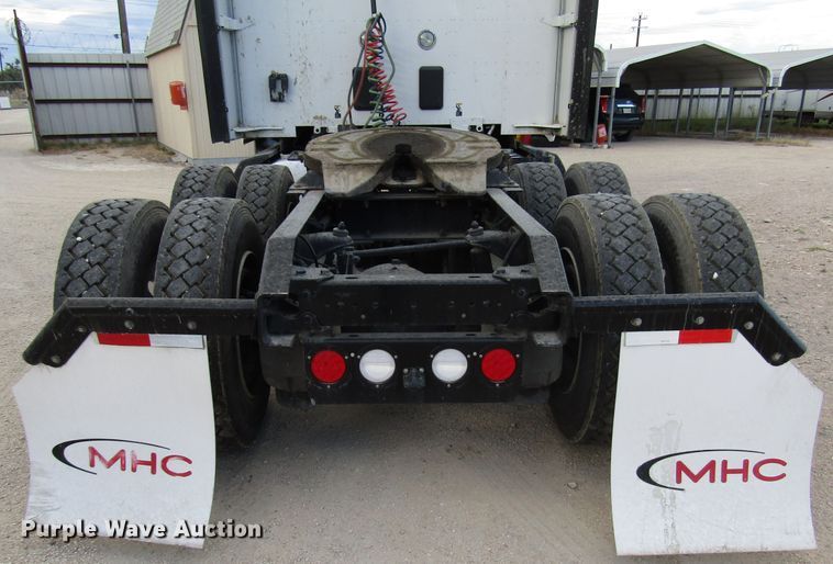 image for item FO9378 2016 Kenworth T680 semi truck