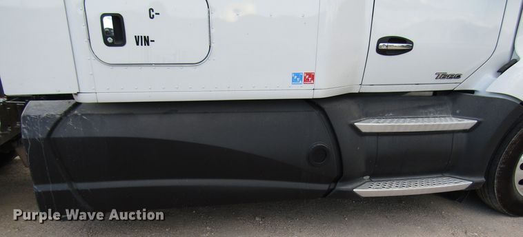 image for item FO9378 2016 Kenworth T680 semi truck