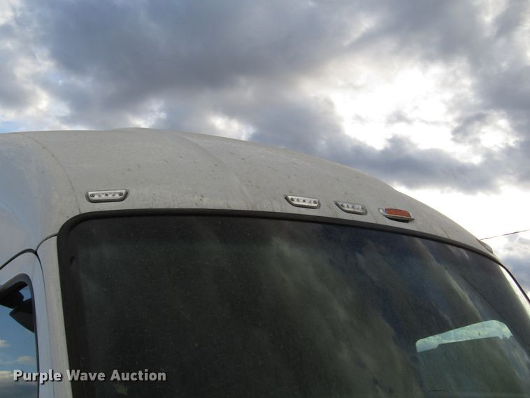 image for item FO9378 2016 Kenworth T680 semi truck