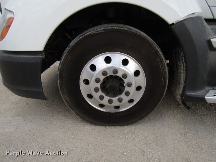 image for item FO9378 2016 Kenworth T680 semi truck