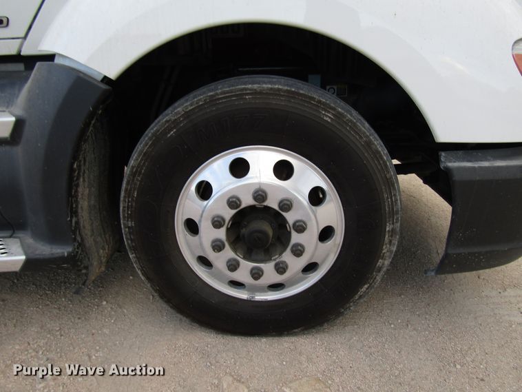 image for item FO9378 2016 Kenworth T680 semi truck