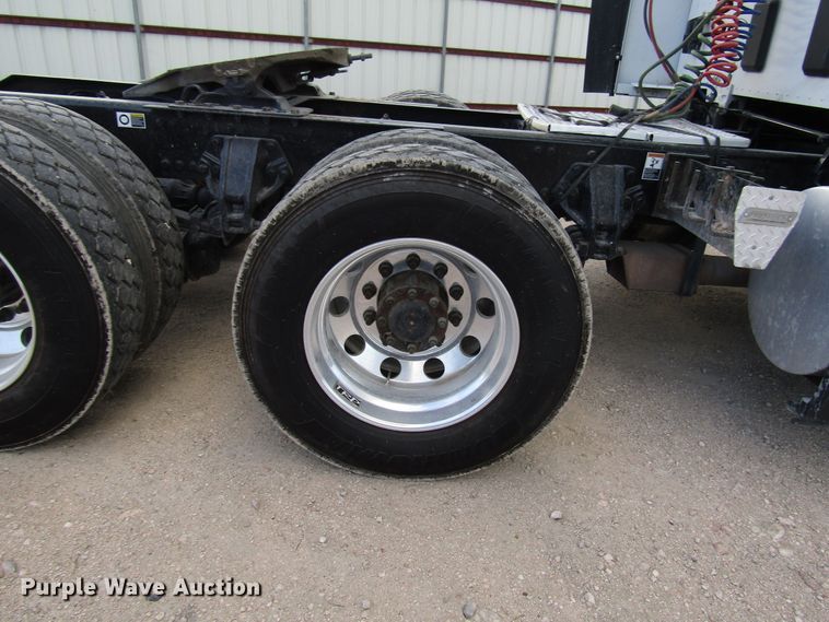 image for item FO9378 2016 Kenworth T680 semi truck