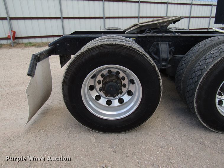 image for item FO9378 2016 Kenworth T680 semi truck