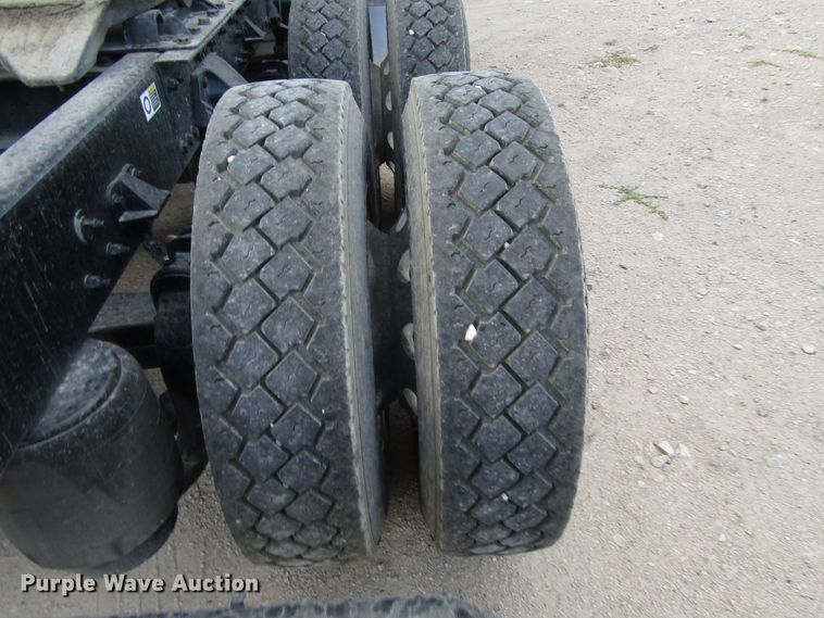 image for item FO9378 2016 Kenworth T680 semi truck