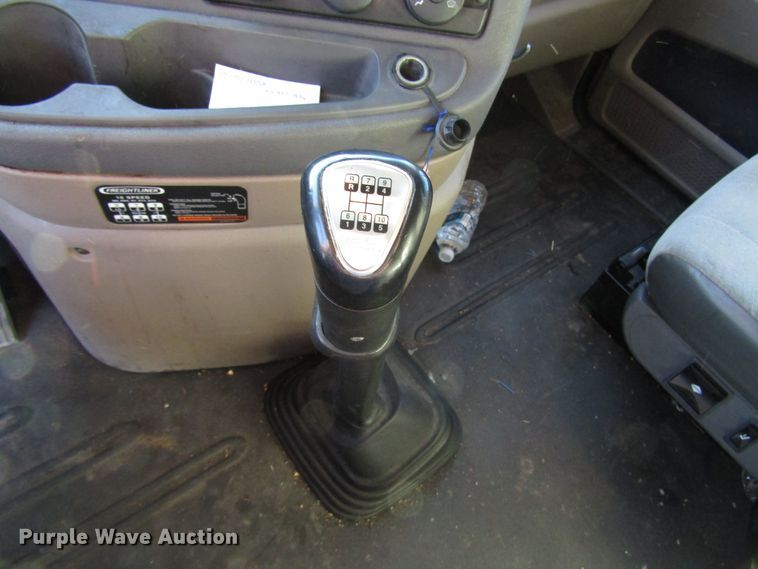 image for item FO9379 2010 Freightliner Cascadia semi truck