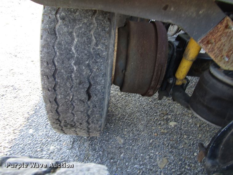 image for item FO9379 2010 Freightliner Cascadia semi truck