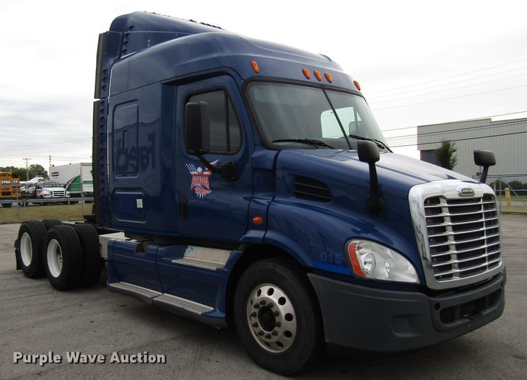 image for item FO9380 2014 Freightliner Cascadia semi truck