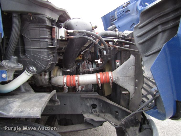 image for item FO9380 2014 Freightliner Cascadia semi truck