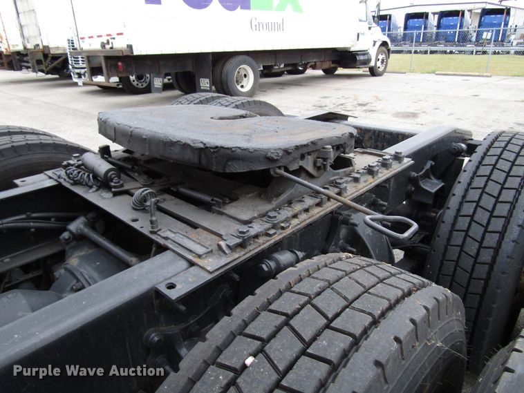 image for item FO9380 2014 Freightliner Cascadia semi truck