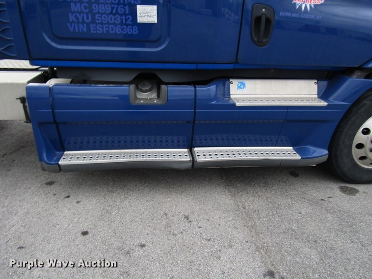 image for item FO9380 2014 Freightliner Cascadia semi truck