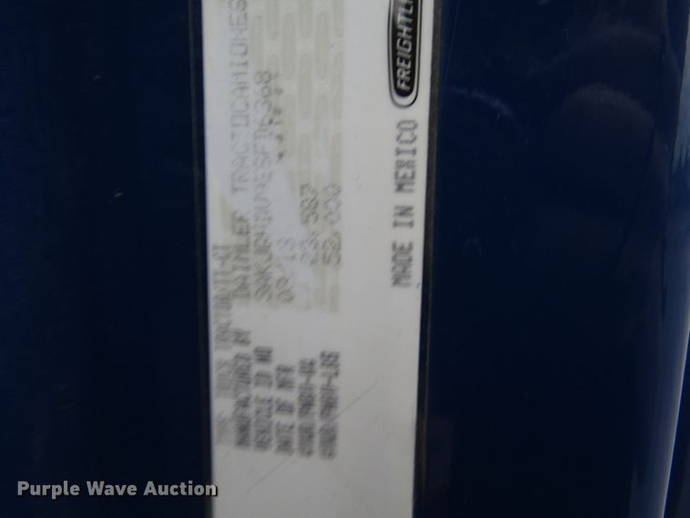 image for item FO9380 2014 Freightliner Cascadia semi truck