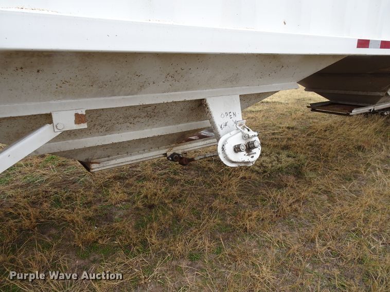 image for item GC9075 2009 CTS GHT-40 ST double hopper grain trailer
