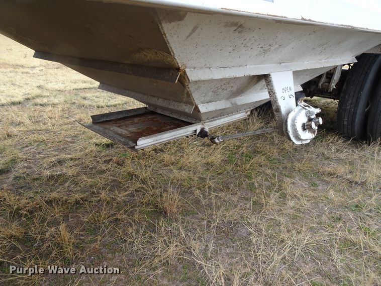 image for item GC9075 2009 CTS GHT-40 ST double hopper grain trailer