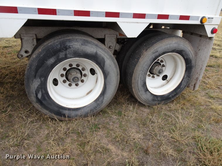 image for item GC9075 2009 CTS GHT-40 ST double hopper grain trailer