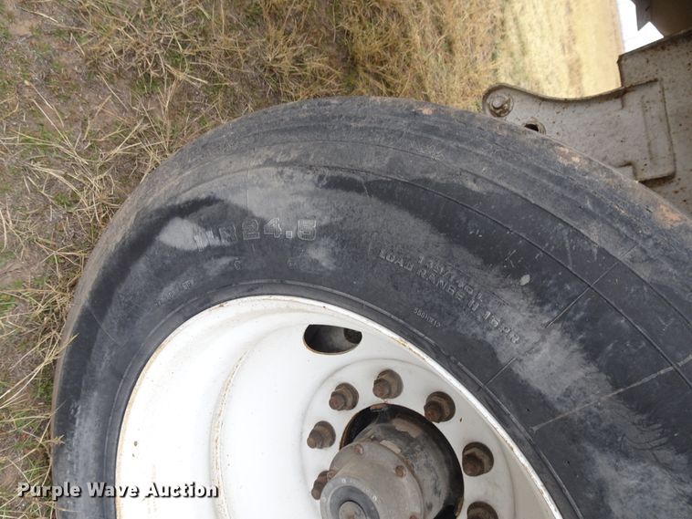 image for item GC9075 2009 CTS GHT-40 ST double hopper grain trailer