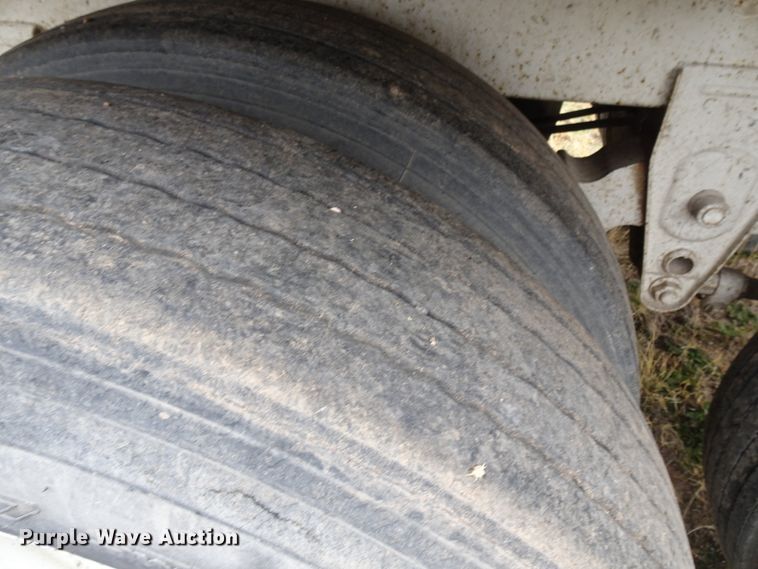 image for item GC9075 2009 CTS GHT-40 ST double hopper grain trailer