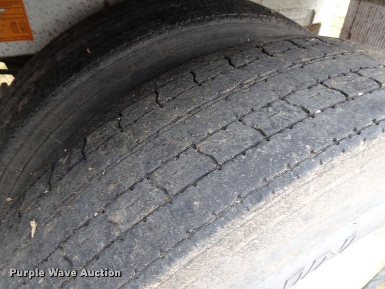 image for item GC9075 2009 CTS GHT-40 ST double hopper grain trailer