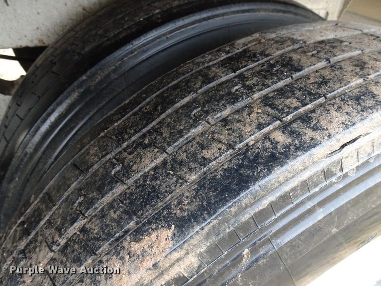 image for item GC9075 2009 CTS GHT-40 ST double hopper grain trailer