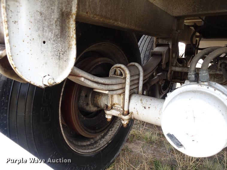 image for item GC9075 2009 CTS GHT-40 ST double hopper grain trailer