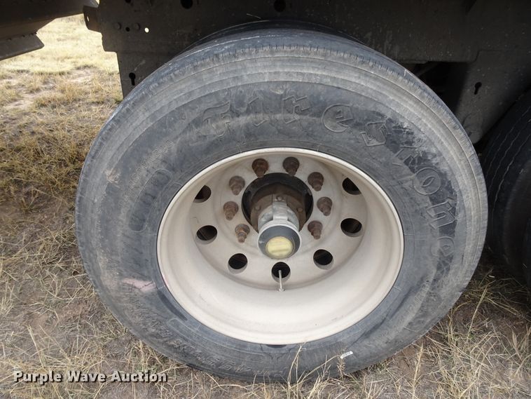 image for item GC9077 2007 Neville double hopper grain trailer