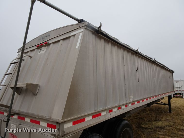 image for item GC9077 2007 Neville double hopper grain trailer