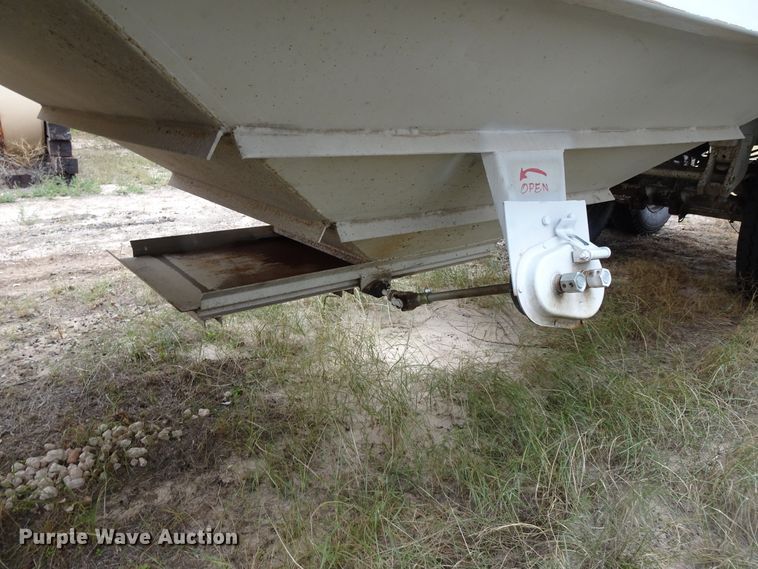 image for item GC9078 2010 CTS GHT-40 double hopper grain trailer