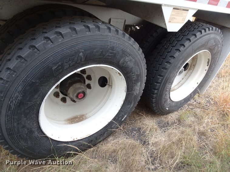 image for item GC9078 2010 CTS GHT-40 double hopper grain trailer