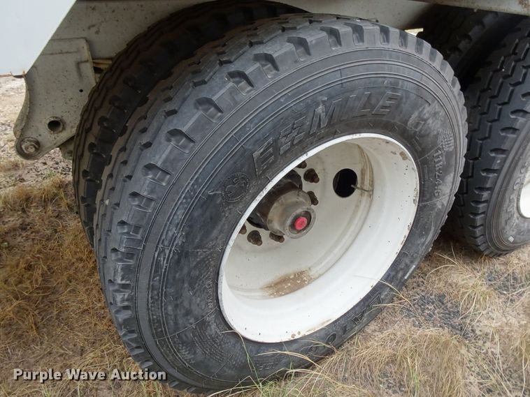 image for item GC9078 2010 CTS GHT-40 double hopper grain trailer