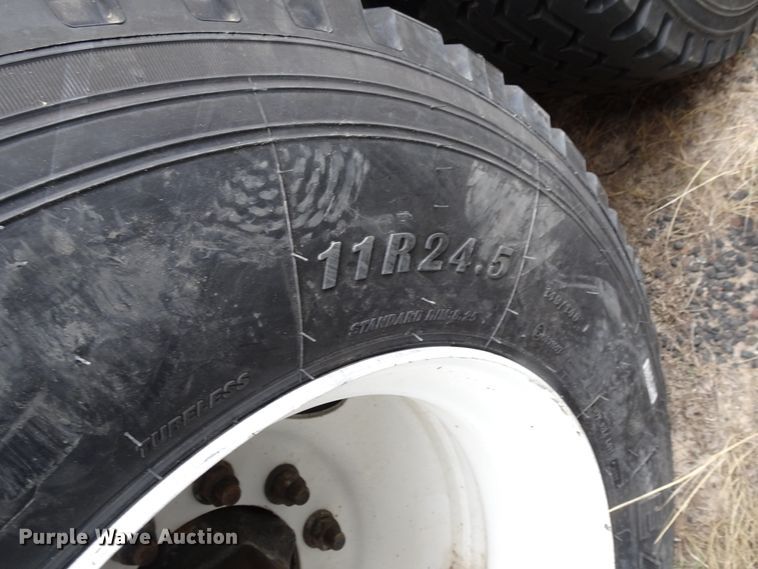 image for item GC9078 2010 CTS GHT-40 double hopper grain trailer