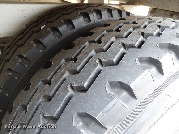 image for item GC9078 2010 CTS GHT-40 double hopper grain trailer