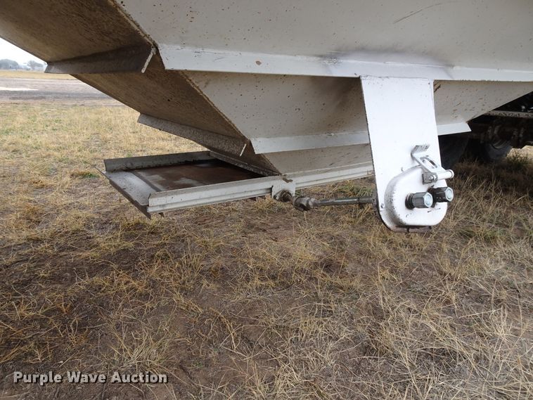 image for item GC9079 2010 CTS GHT-40 double hopper grain trailer