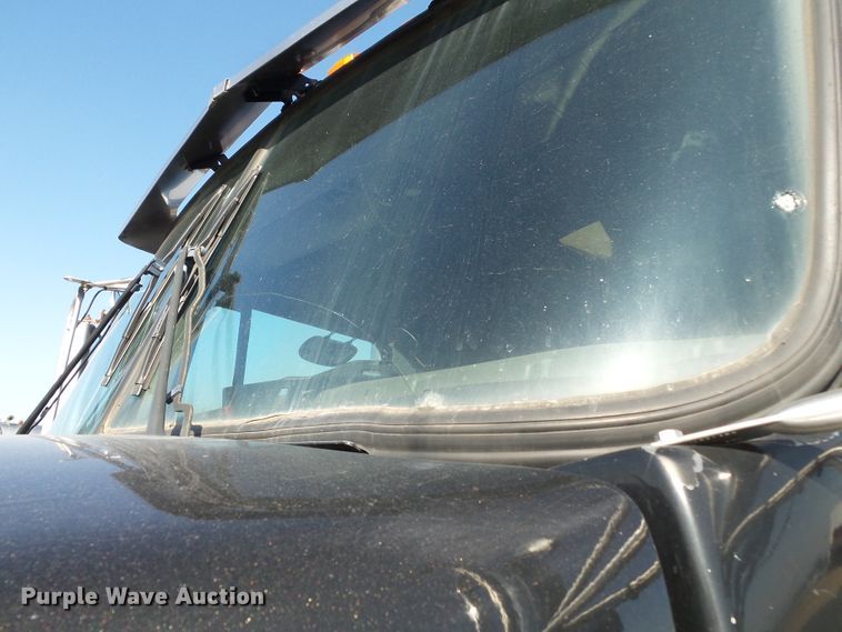 image for item H1181 2004 Kenworth W900 semi truck