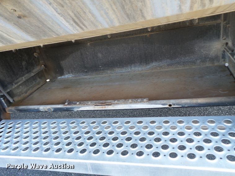 image for item H1181 2004 Kenworth W900 semi truck