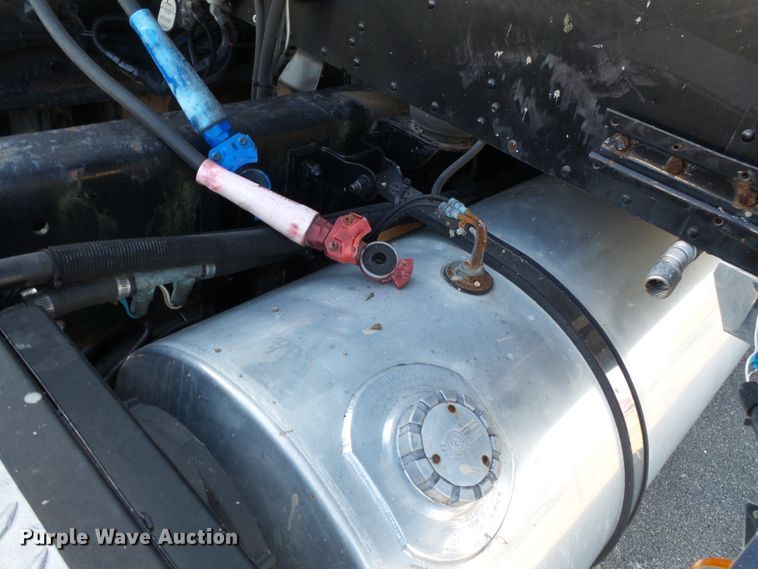 image for item H1181 2004 Kenworth W900 semi truck