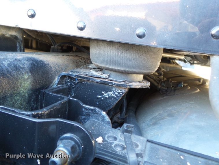 image for item H1181 2004 Kenworth W900 semi truck