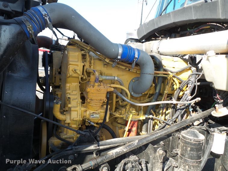 image for item H1181 2004 Kenworth W900 semi truck