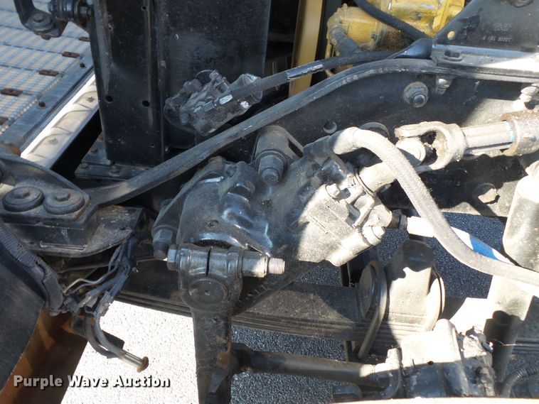 image for item H1181 2004 Kenworth W900 semi truck