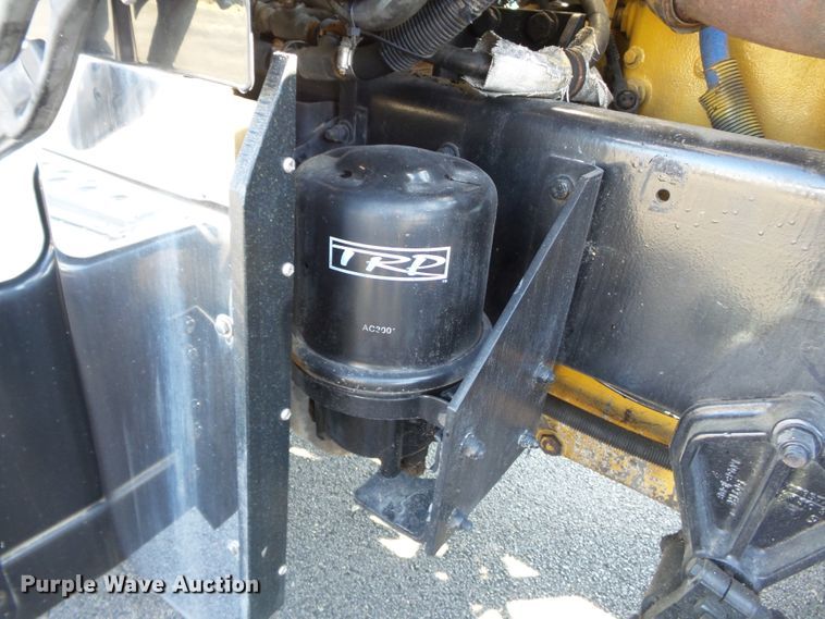 image for item H1181 2004 Kenworth W900 semi truck