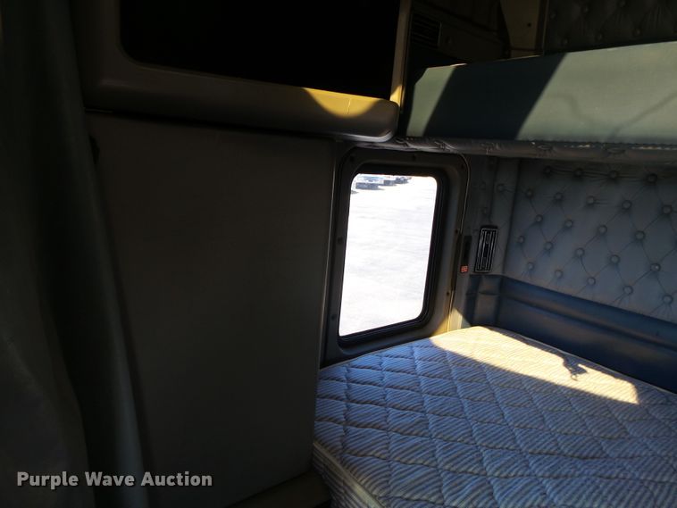 image for item H1181 2004 Kenworth W900 semi truck