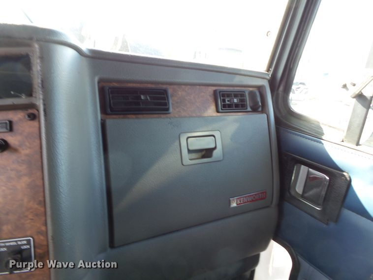 image for item H1181 2004 Kenworth W900 semi truck