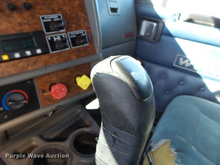 image for item H1181 2004 Kenworth W900 semi truck