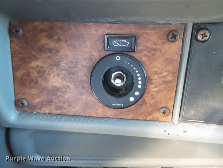 image for item H1181 2004 Kenworth W900 semi truck