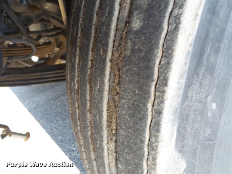 image for item H1181 2004 Kenworth W900 semi truck