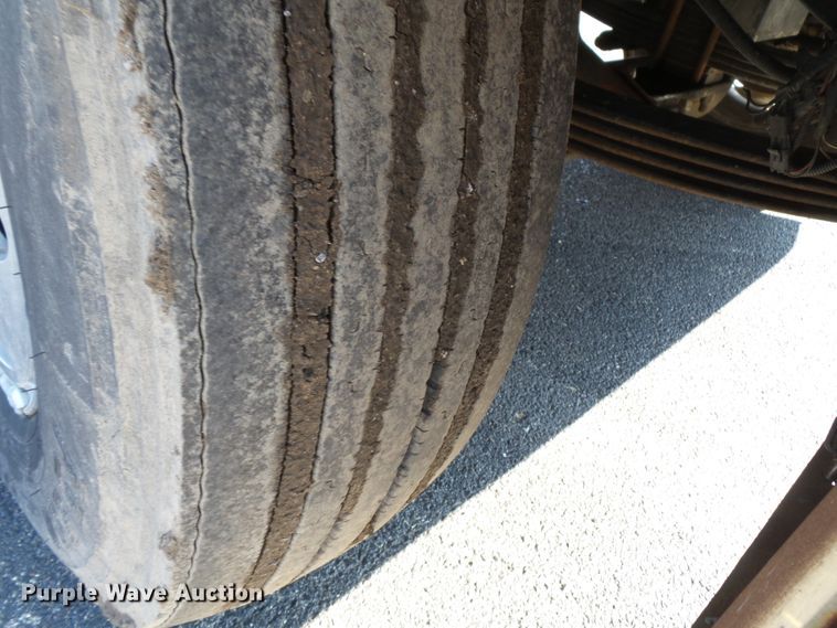 image for item H1181 2004 Kenworth W900 semi truck