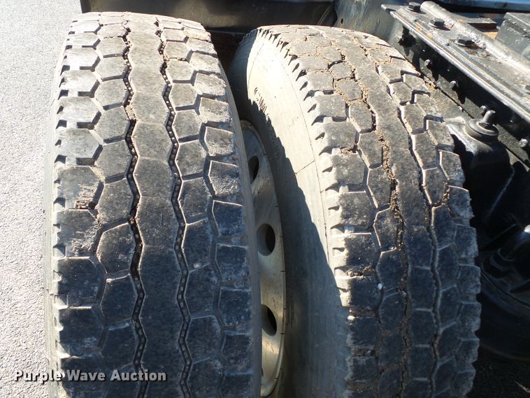 image for item H1181 2004 Kenworth W900 semi truck